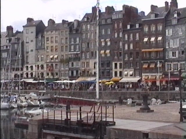 51 - LE VIEUX PORT 4.JPG